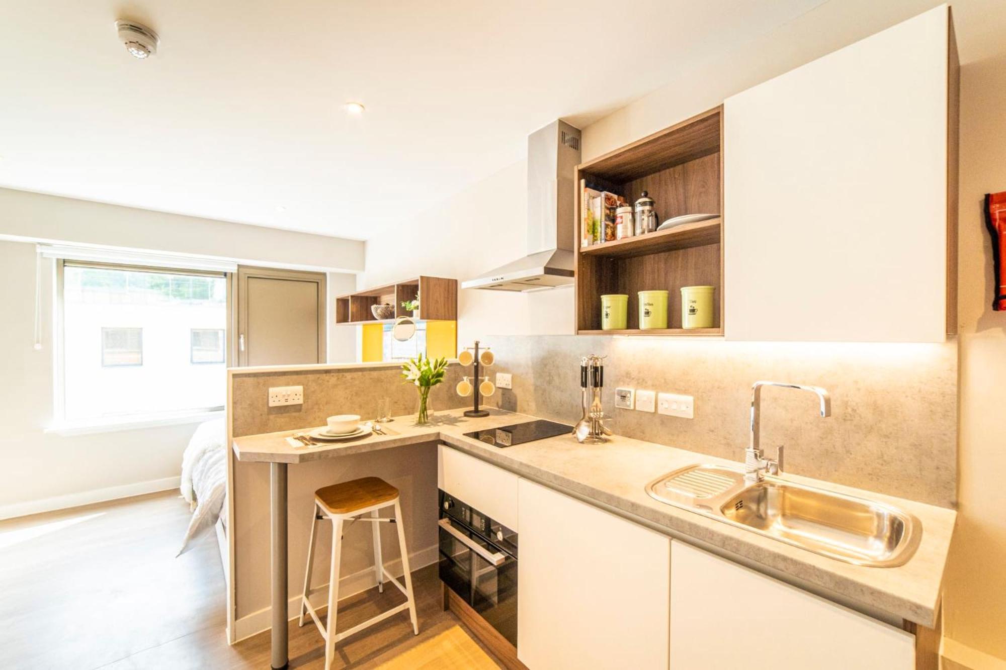 Stylish Studio Accommodations With Kitchen At Brewer'S Court In Edinburgh Buitenkant foto